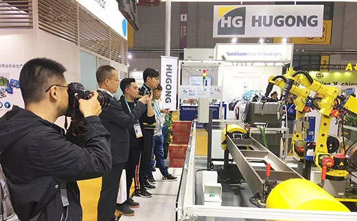 第二届进博会浙江日报拍摄bevictor伟德官网意大利CEA展位